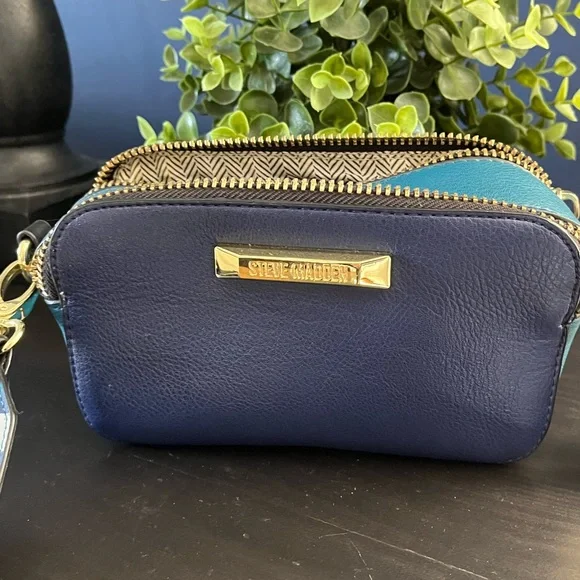 Steve Madden - Picture 2 of 5